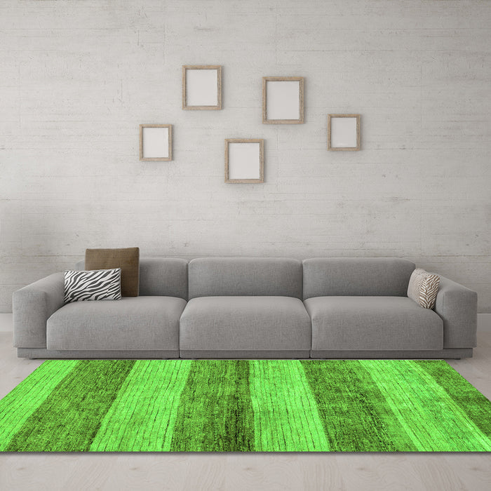 Machine Washable Abstract Green Modern Area Rugs in a Living Room,, wshabs100grn