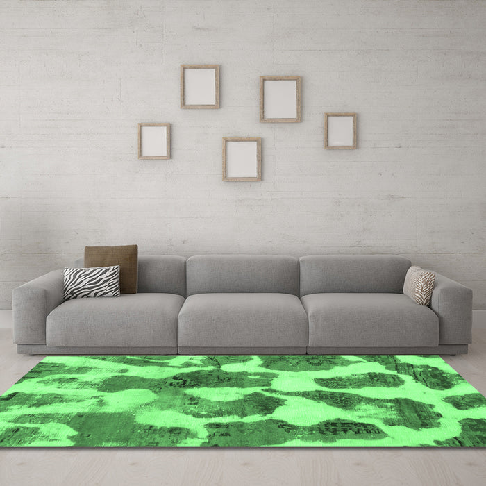Machine Washable Oriental Emerald Green Modern Area Rugs in a Living Room,, wshabs1013emgrn
