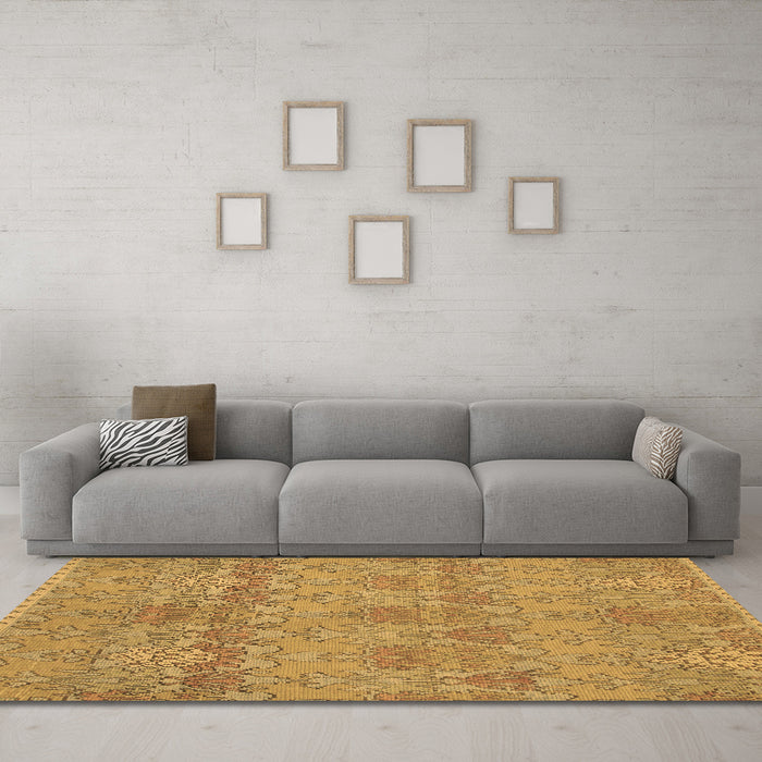 Machine Washable Abstract Brown Modern Rug in a Living Room,, wshabs1017brn