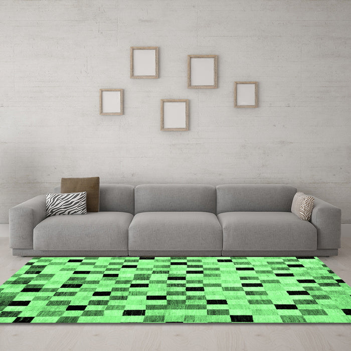 Machine Washable Checkered Emerald Green Modern Area Rugs in a Living Room,, wshabs101emgrn
