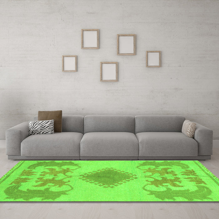 Machine Washable Abstract Green Modern Area Rugs in a Living Room,, wshabs1023grn