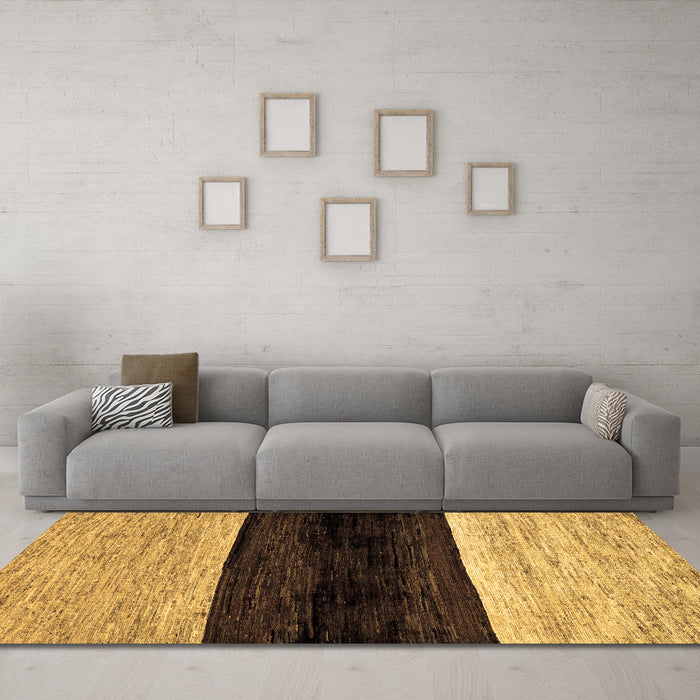 Machine Washable Abstract Brown Modern Rug in a Living Room,, wshabs102brn