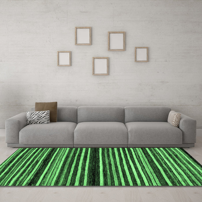 Machine Washable Abstract Emerald Green Modern Area Rugs in a Living Room,, wshabs106emgrn