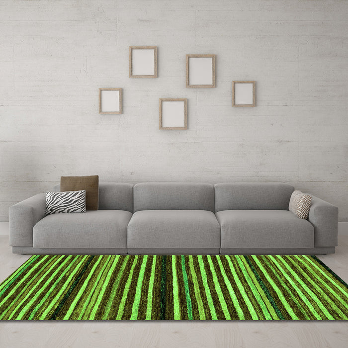 Machine Washable Abstract Green Modern Area Rugs in a Living Room,, wshabs106grn