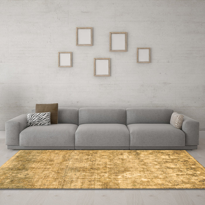 Machine Washable Abstract Brown Modern Rug in a Living Room,, wshabs1071brn