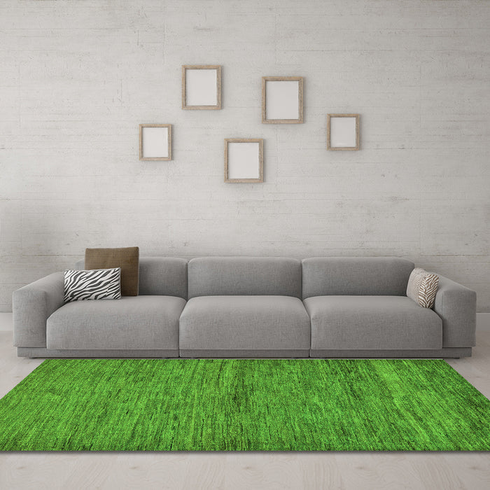 Machine Washable Abstract Green Modern Area Rugs in a Living Room,, wshabs107grn