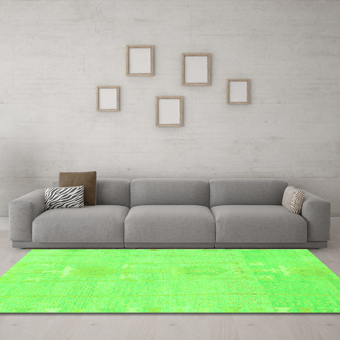 Machine Washable Abstract Green Modern Area Rugs in a Living Room,, wshabs1081grn