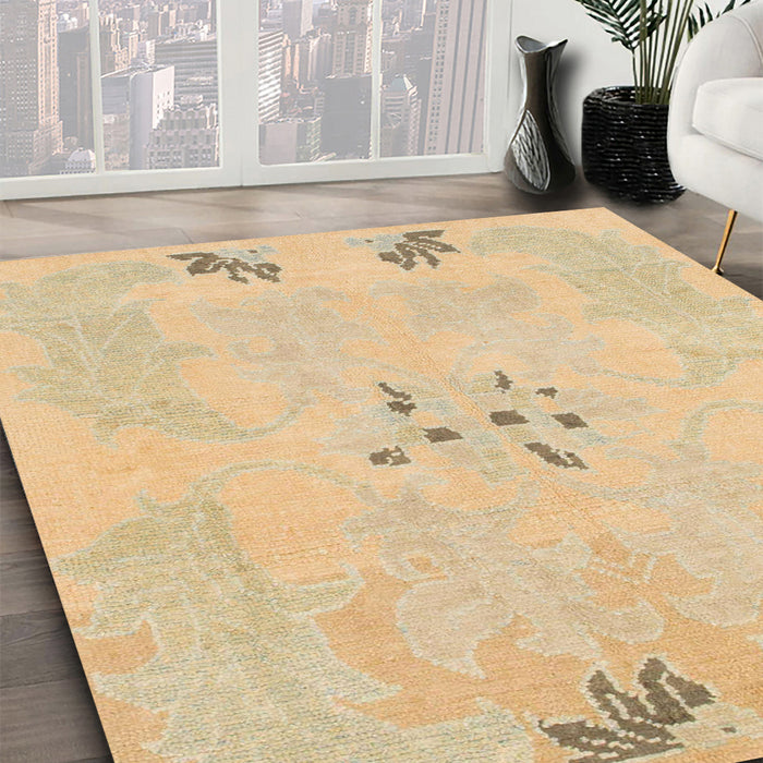 Round Abstract Yellow Modern Rug in a Office, abs1084