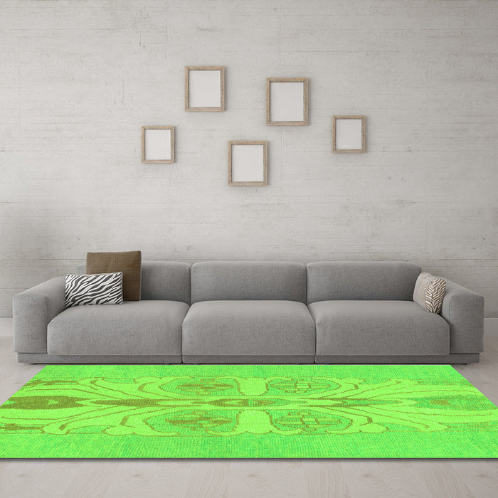 Machine Washable Abstract Green Modern Area Rugs in a Living Room,, wshabs1085grn