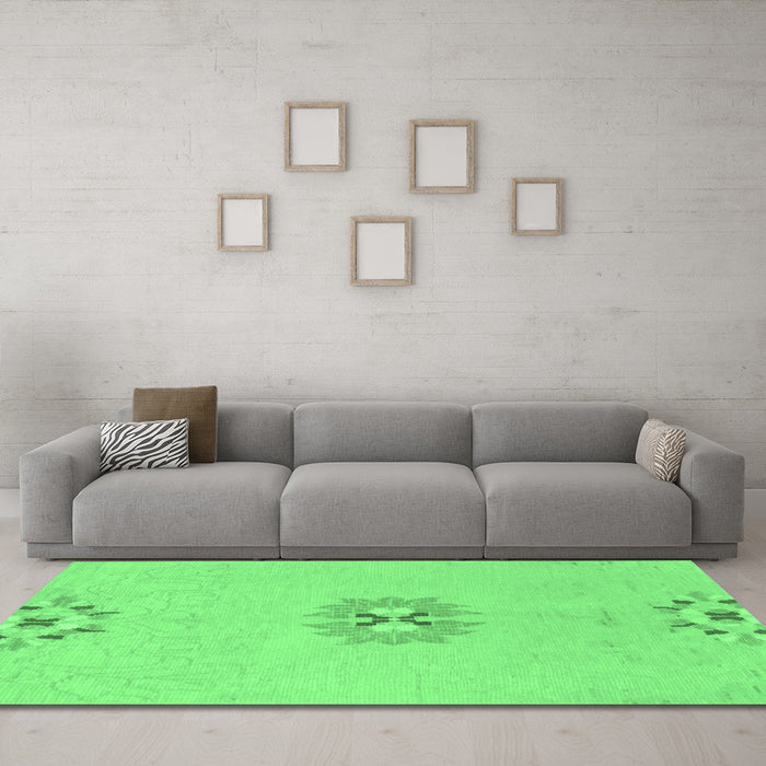 Machine Washable Abstract Emerald Green Modern Area Rugs in a Living Room,, wshabs1086emgrn