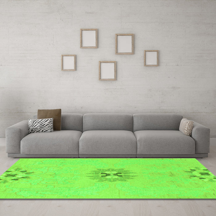 Machine Washable Abstract Green Modern Area Rugs in a Living Room,, wshabs1086grn
