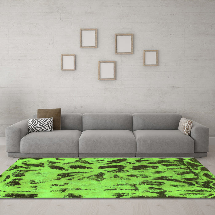 Machine Washable Abstract Green Modern Area Rugs in a Living Room,, wshabs1088grn