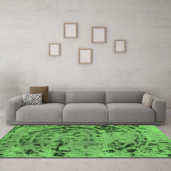 Machine Washable Abstract Green Modern Area Rugs in a Living Room,, wshabs1090grn