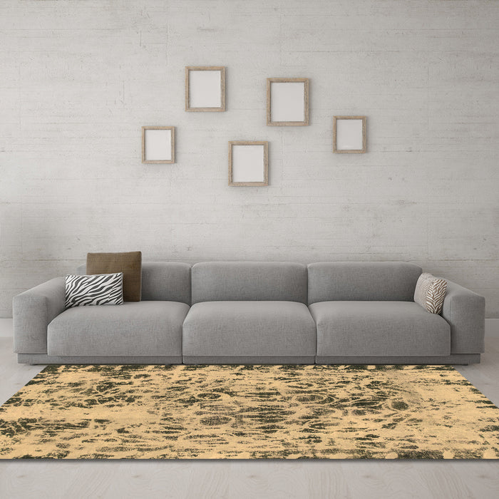 Machine Washable Abstract Brown Modern Rug in a Living Room,, wshabs1098brn