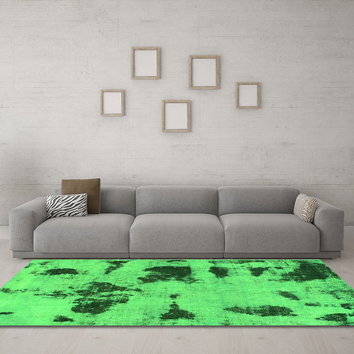 Machine Washable Abstract Green Modern Area Rugs in a Living Room,, wshabs1122grn