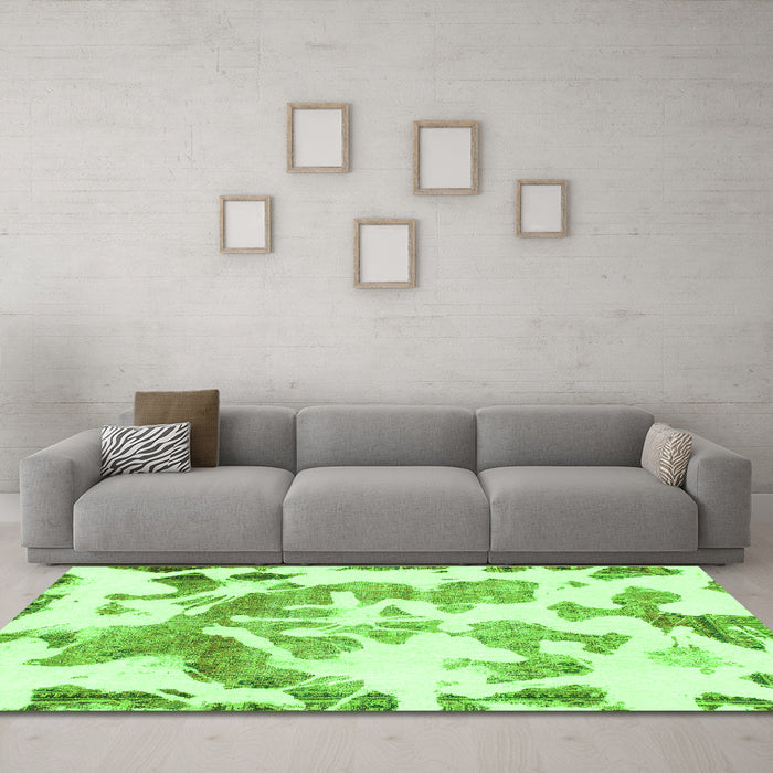 Machine Washable Abstract Green Modern Area Rugs in a Living Room,, wshabs1133grn