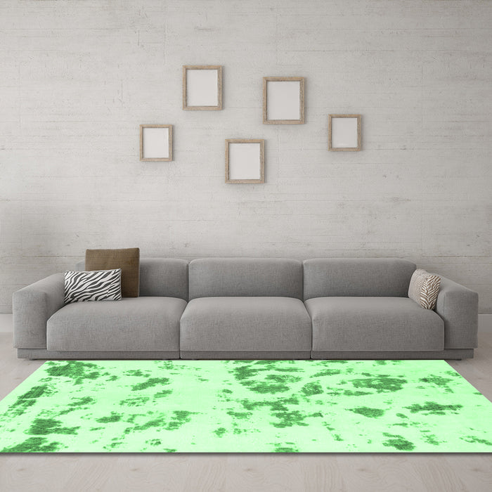 Machine Washable Abstract Emerald Green Modern Area Rugs in a Living Room,, wshabs1135emgrn