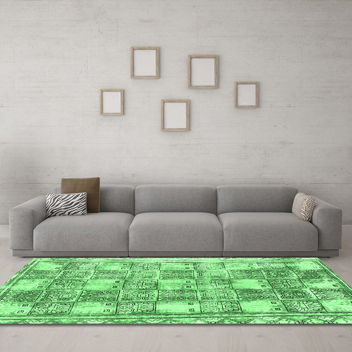 Machine Washable Abstract Emerald Green Modern Area Rugs in a Living Room,, wshabs1142emgrn