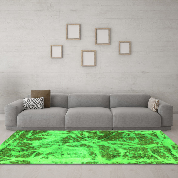 Machine Washable Abstract Green Modern Area Rugs in a Living Room,, wshabs1143grn