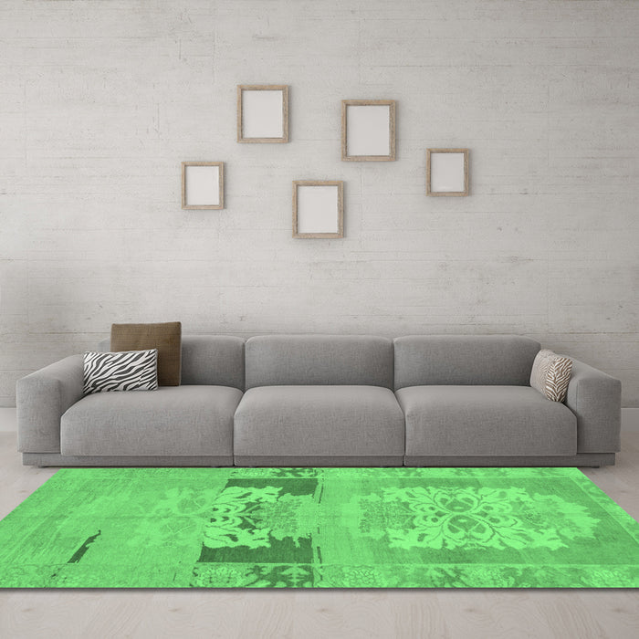 Machine Washable Abstract Emerald Green Modern Area Rugs in a Living Room,, wshabs1146emgrn