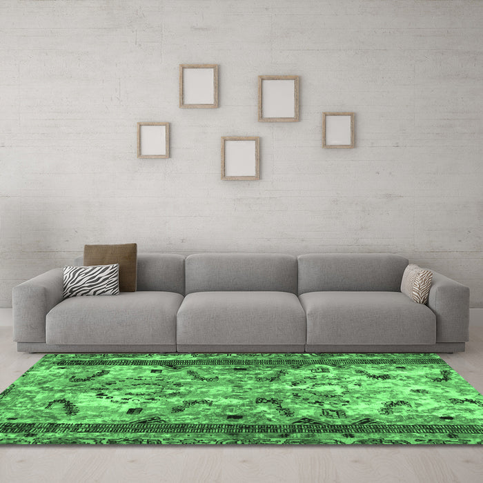 Machine Washable Abstract Emerald Green Modern Area Rugs in a Living Room,, wshabs1155emgrn
