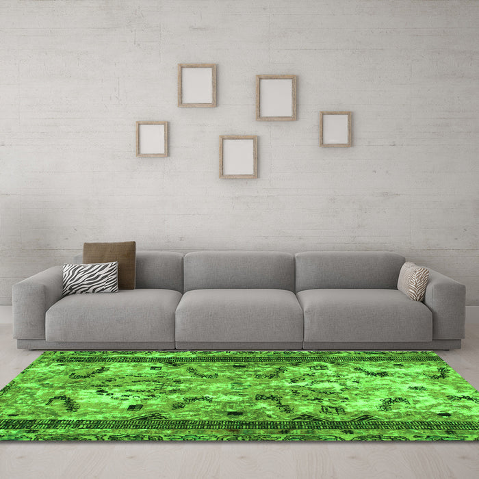 Machine Washable Abstract Green Modern Area Rugs in a Living Room,, wshabs1155grn