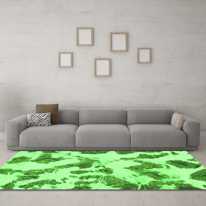 Machine Washable Abstract Green Modern Area Rugs in a Living Room,, wshabs1157grn