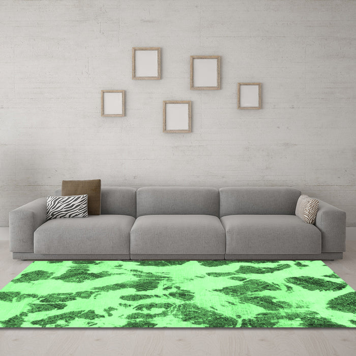 Machine Washable Abstract Emerald Green Modern Area Rugs in a Living Room,, wshabs1157emgrn
