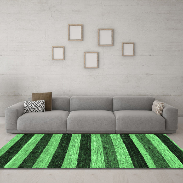 Machine Washable Abstract Emerald Green Modern Area Rugs in a Living Room,, wshabs115emgrn