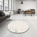 Round Machine Washable Abstract White Gold Rug in a Office, wshabs1163