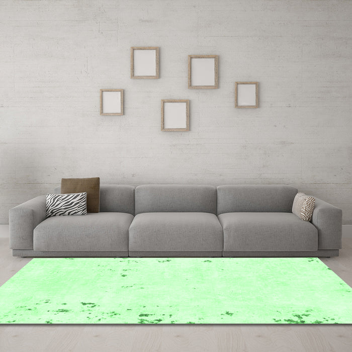 Machine Washable Solid Emerald Green Modern Area Rugs in a Living Room,, wshabs1163emgrn