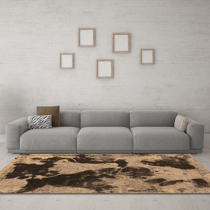 Machine Washable Abstract Brown Modern Rug in a Living Room,, wshabs1165brn