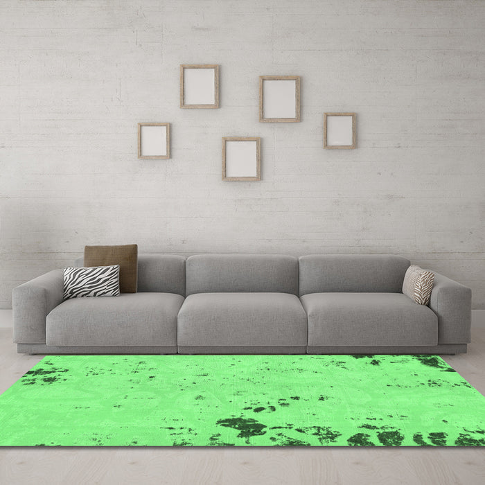 Machine Washable Abstract Emerald Green Modern Area Rugs in a Living Room,, wshabs1170emgrn