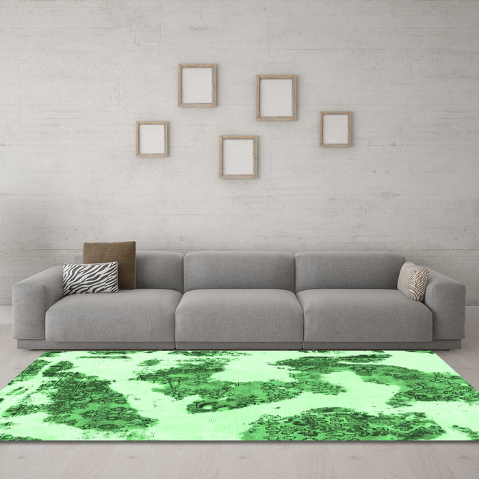 Machine Washable Abstract Emerald Green Modern Area Rugs in a Living Room,, wshabs1171emgrn