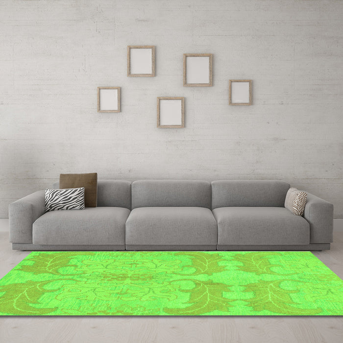 Machine Washable Abstract Green Modern Area Rugs in a Living Room,, wshabs1176grn