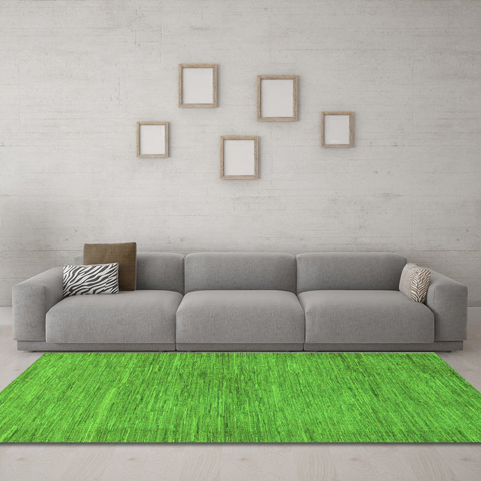 Machine Washable Abstract Green Modern Area Rugs in a Living Room,, wshabs117grn