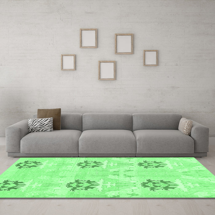 Machine Washable Oriental Emerald Green Modern Area Rugs in a Living Room,, wshabs1181emgrn