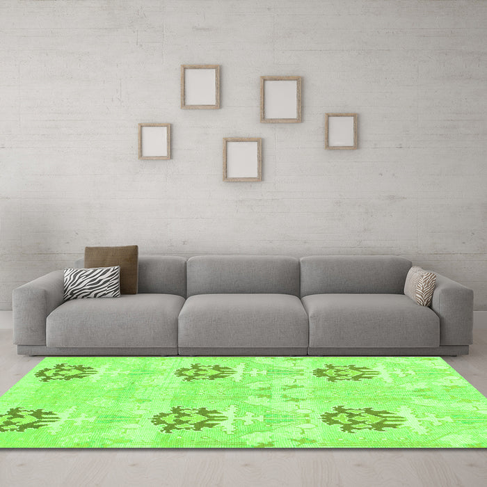 Machine Washable Oriental Green Modern Area Rugs in a Living Room,, wshabs1181grn