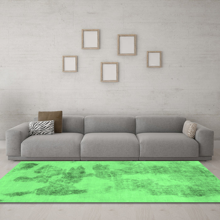Machine Washable Abstract Emerald Green Modern Area Rugs in a Living Room,, wshabs1191emgrn