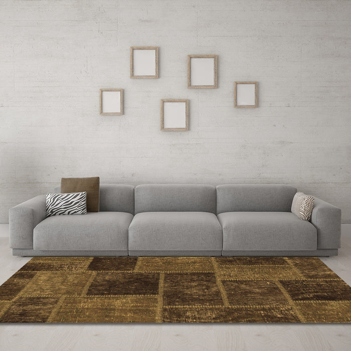 Machine Washable Patchwork Brown Transitional Rug in a Living Room,, wshabs1193brn