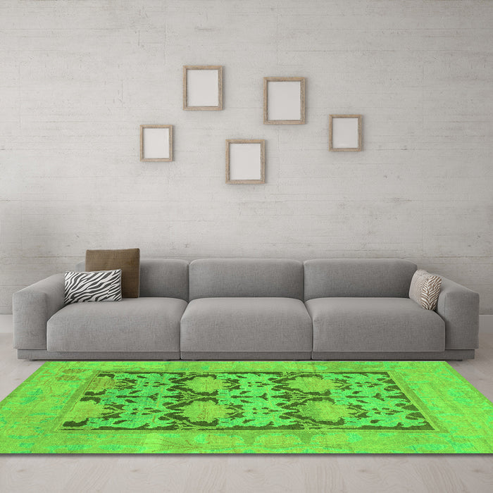 Machine Washable Oriental Green Traditional Area Rugs in a Living Room,, wshabs1196grn