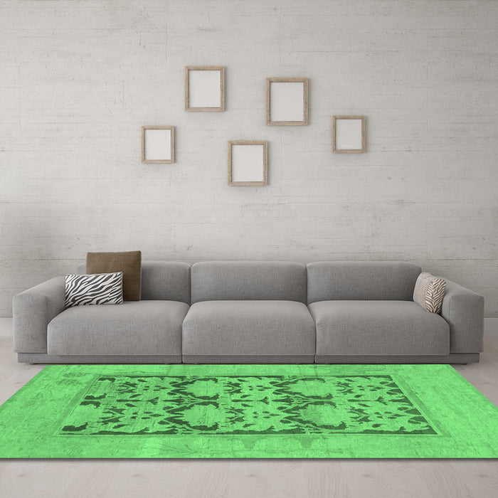Machine Washable Oriental Emerald Green Traditional Area Rugs in a Living Room,, wshabs1196emgrn