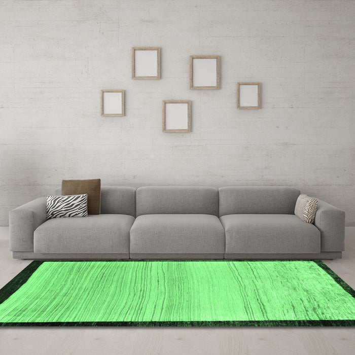 Machine Washable Solid Emerald Green Modern Area Rugs in a Living Room,, wshabs119emgrn