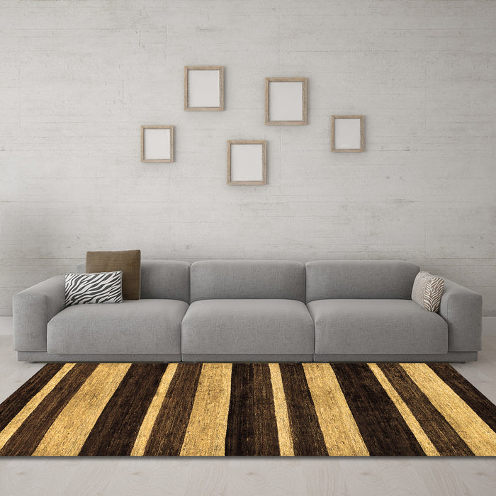 Machine Washable Abstract Brown Modern Rug in a Living Room,, wshabs120brn