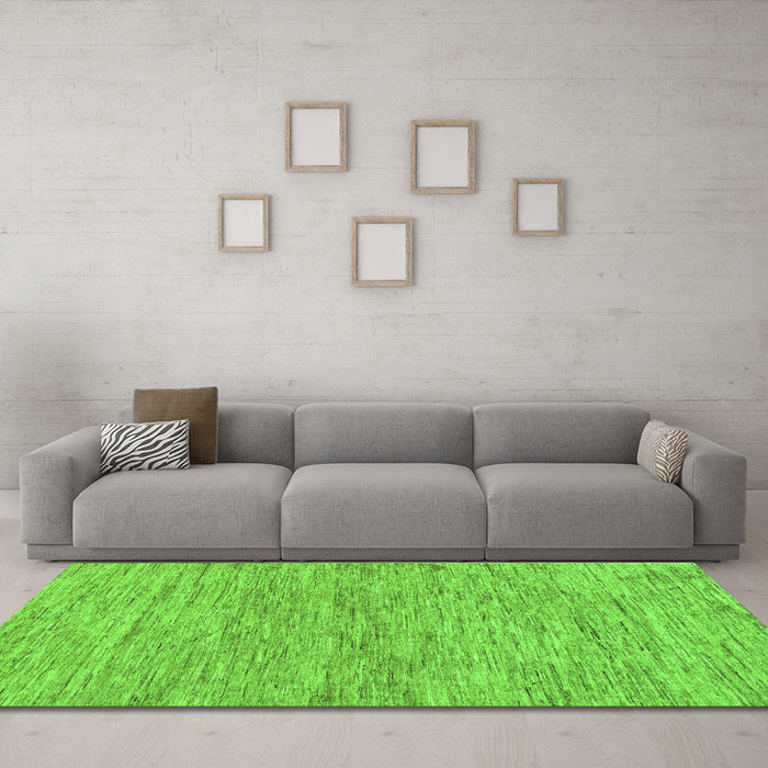 Machine Washable Solid Green Modern Area Rugs in a Living Room,, wshabs121grn