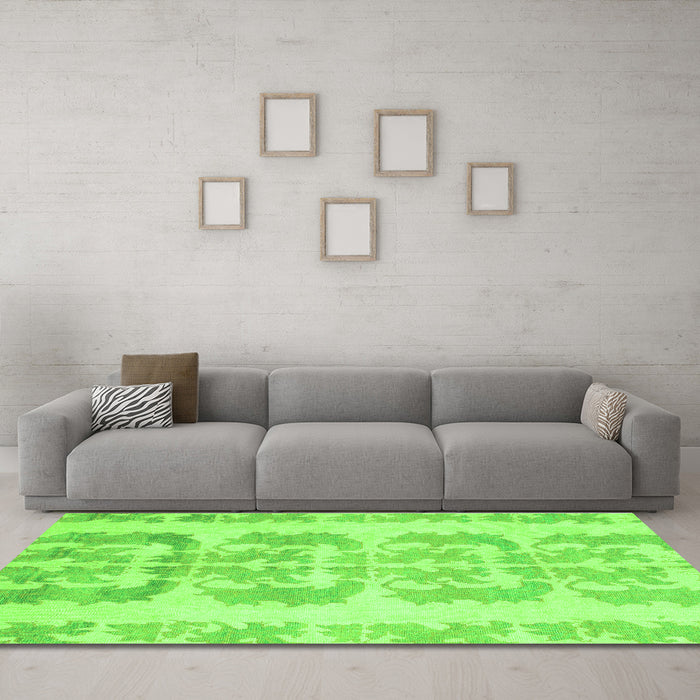Machine Washable Abstract Green Modern Area Rugs in a Living Room,, wshabs1231grn