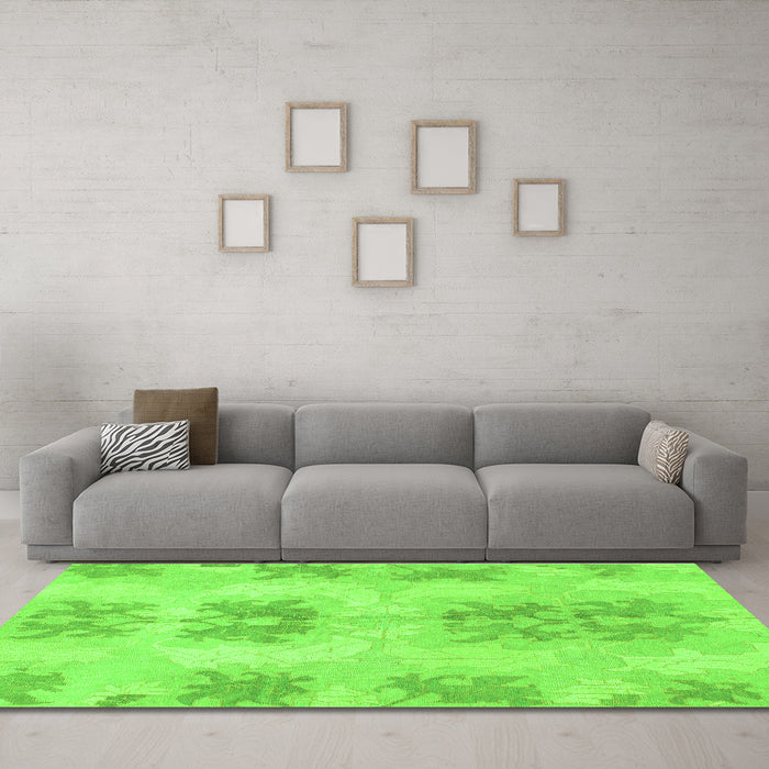 Machine Washable Abstract Green Modern Area Rugs in a Living Room,, wshabs1232grn