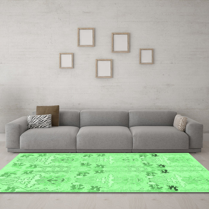 Machine Washable Abstract Emerald Green Modern Area Rugs in a Living Room,, wshabs1233emgrn