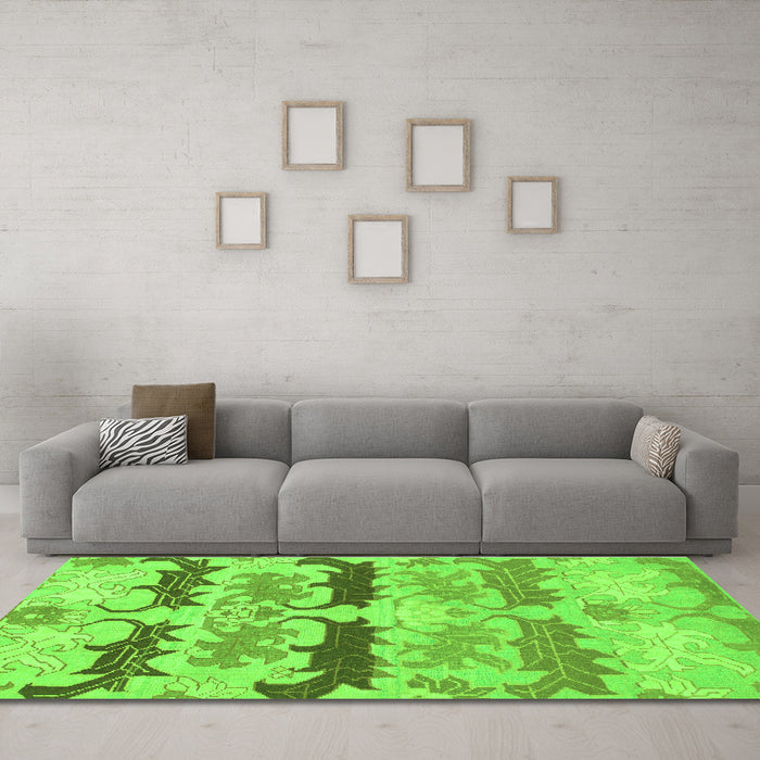 Machine Washable Abstract Green Modern Area Rugs in a Living Room,, wshabs1238grn