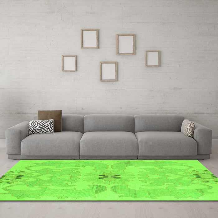Machine Washable Abstract Green Modern Area Rugs in a Living Room,, wshabs1239grn